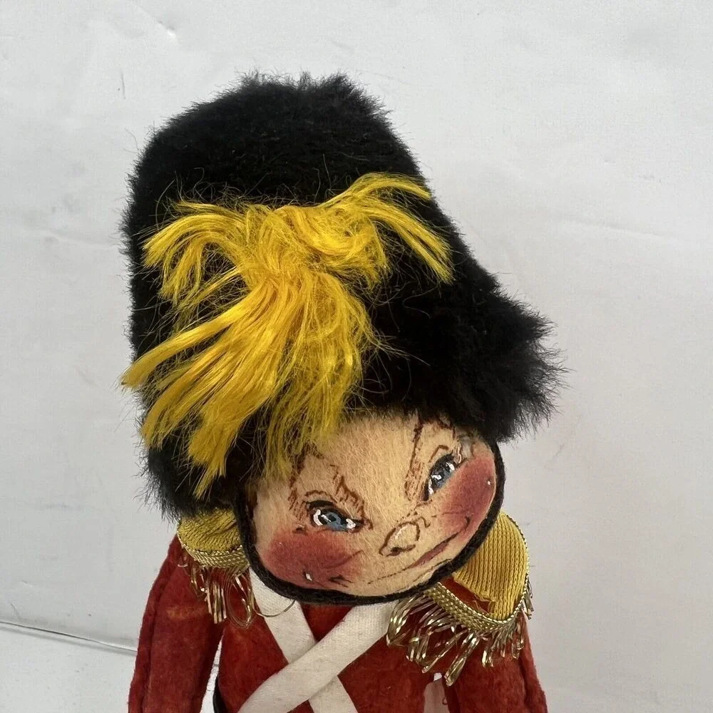Vtg 1987 Annalee Toy Doll 11" Queen's Guard Marching British Soldier USA 7560 - Picture 3 of 16